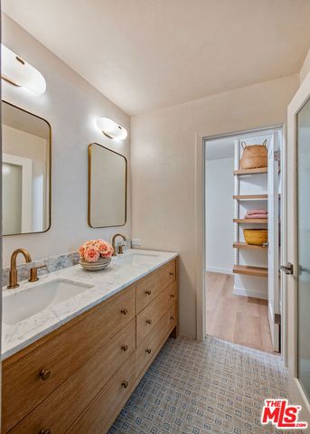 11645 Montana Avenue 101, Los Angeles, CA 90049