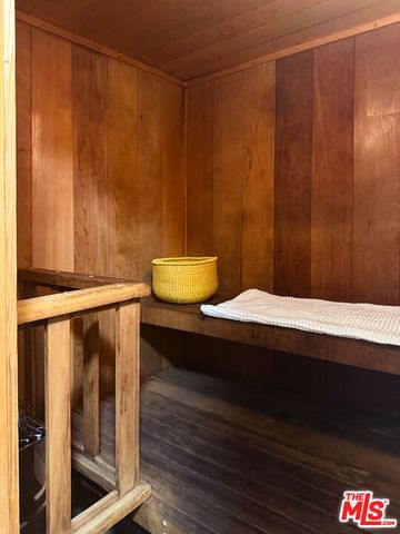 11645 Montana Avenue 101, Los Angeles, CA 90049