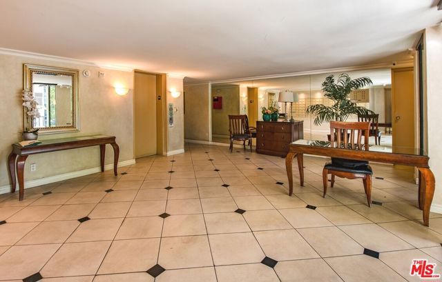 11645 Montana Avenue 101, Los Angeles, CA 90049