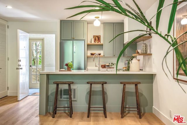 11645 Montana Avenue 101, Los Angeles, CA 90049