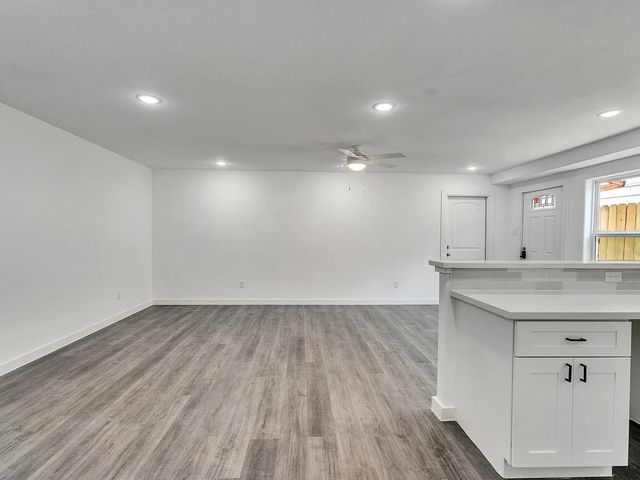 6742 Madrid Street A, Houston, TX 77021