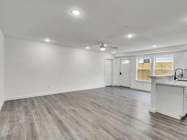 6742 Madrid Street A, Houston, TX 77021