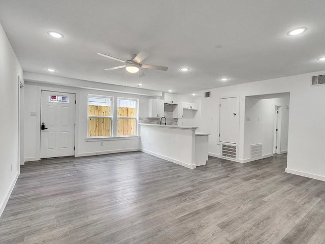 6742 Madrid Street A, Houston, TX 77021