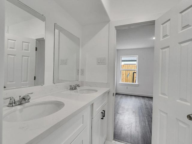 6742 Madrid Street A, Houston, TX 77021