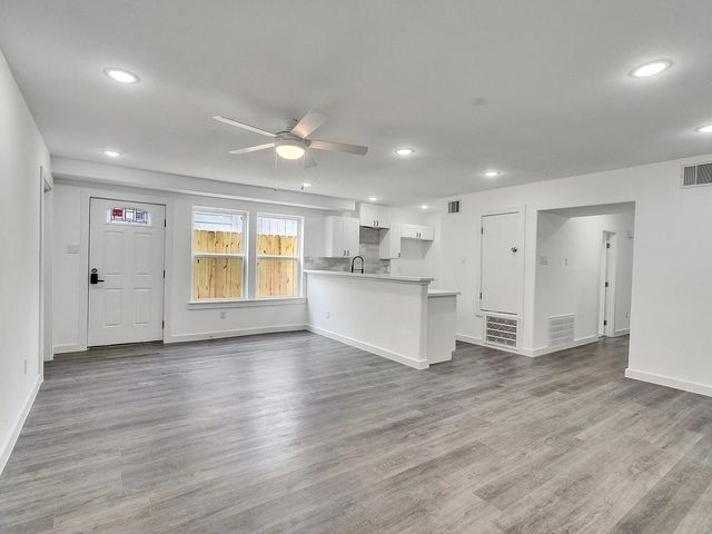6742 Madrid Street A, Houston, TX 77021