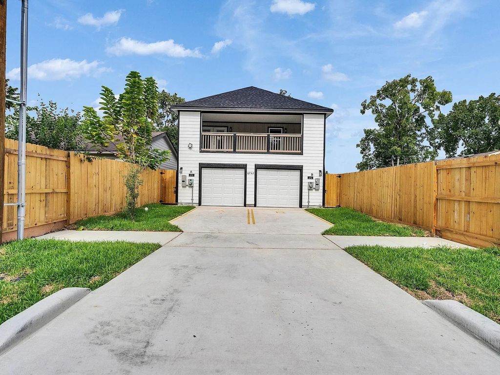 6742 Madrid Street A, Houston, TX 77021