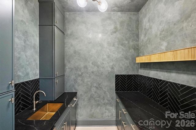 2409 Brandermill Place, Charlotte, NC 28226