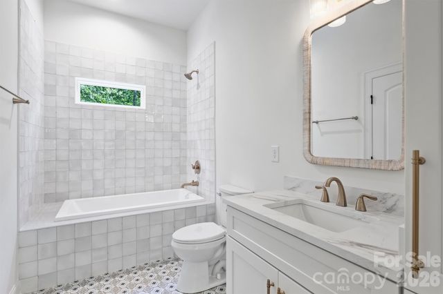 2409 Brandermill Place, Charlotte, NC 28226