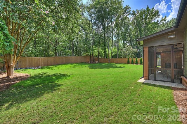 2409 Brandermill Place, Charlotte, NC 28226
