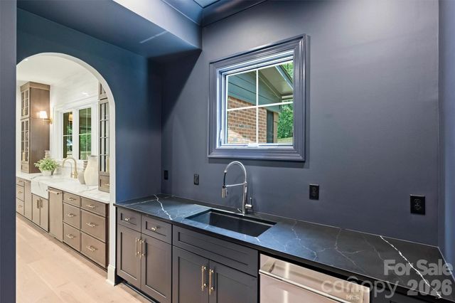 2409 Brandermill Place, Charlotte, NC 28226