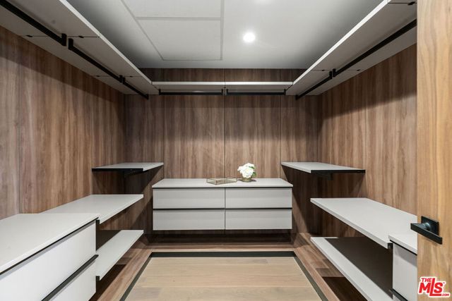 2915 Avenel Terrace, Los Angeles, CA 90039