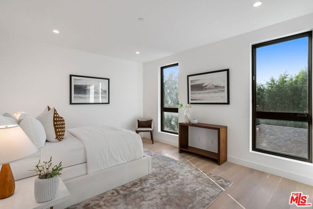 2915 Avenel Terrace, Los Angeles, CA 90039