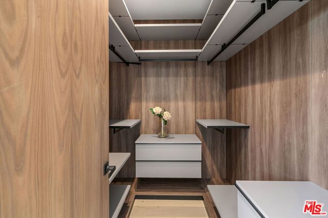 2915 Avenel Terrace, Los Angeles, CA 90039