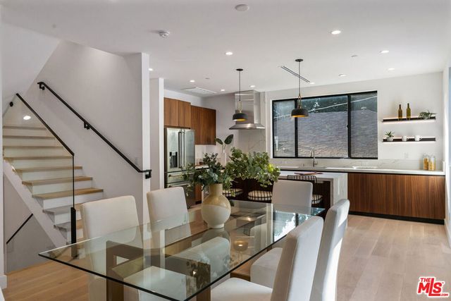 2915 Avenel Terrace, Los Angeles, CA 90039