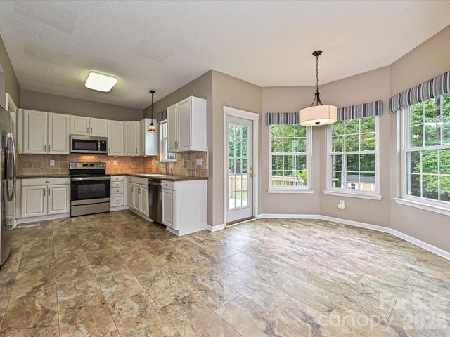 110 Glynwater Drive, Mooresville, NC 28117