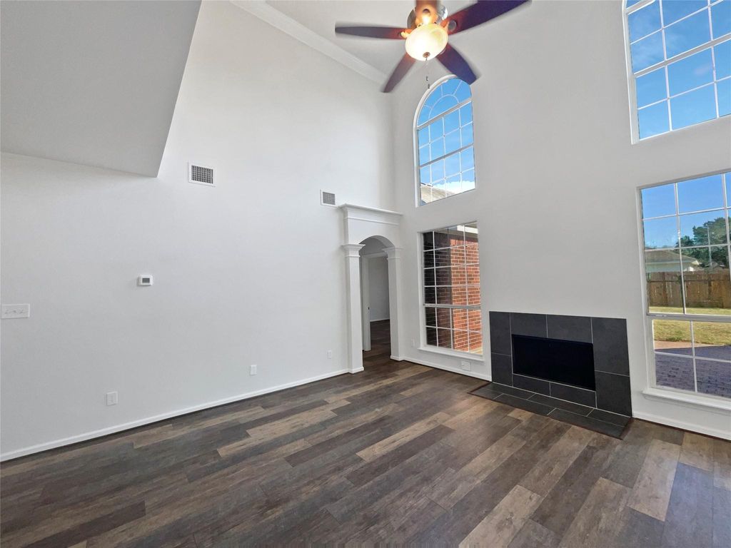 Image 14 of property listing at 6403 Canyon Park Drive, Katy, TX 77450