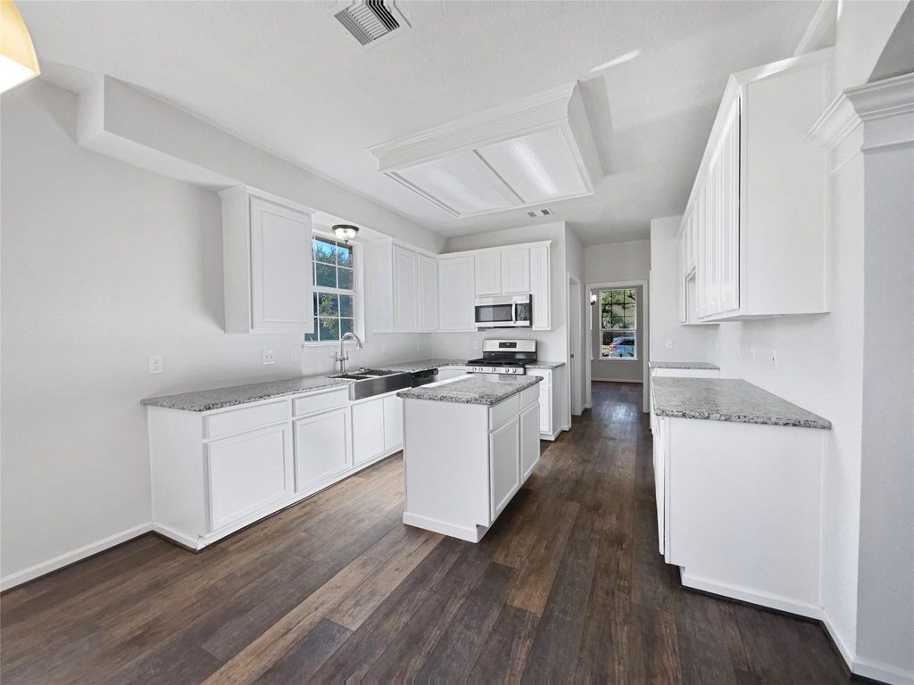 Image 20 of property listing at 6403 Canyon Park Drive, Katy, TX 77450