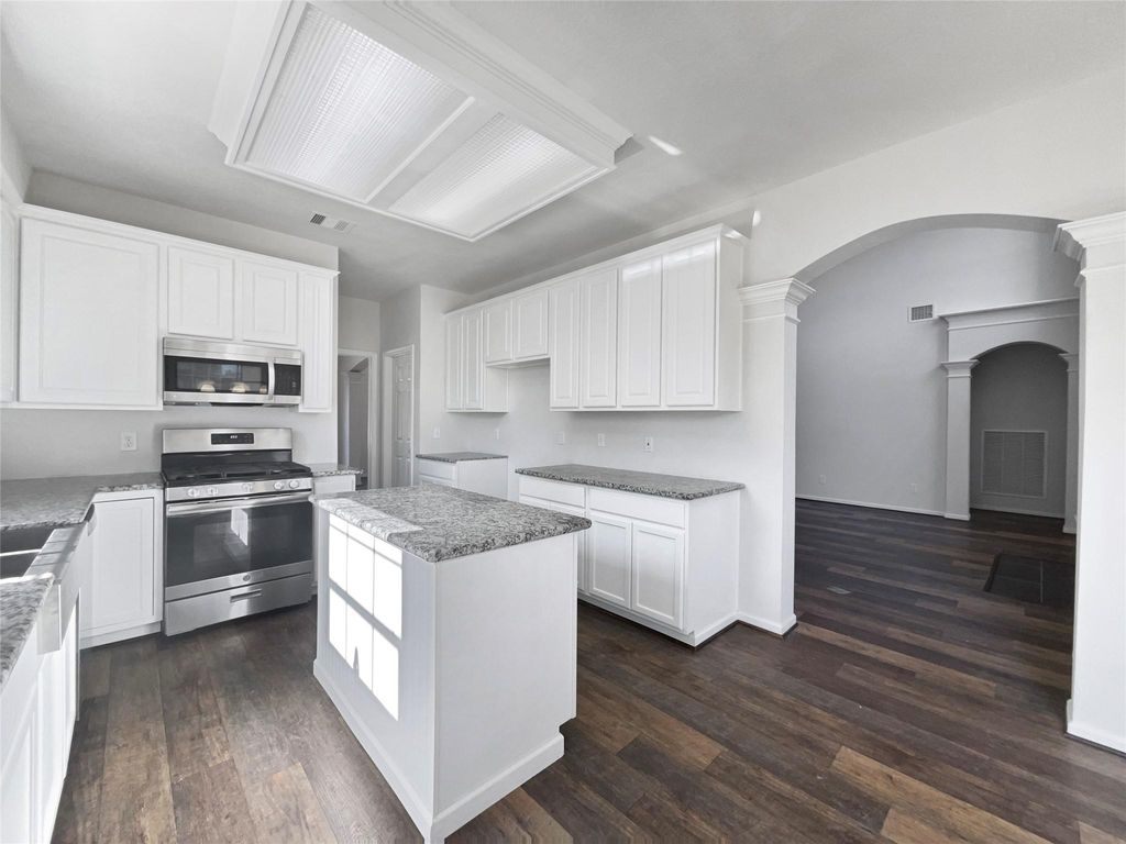 Image 21 of property listing at 6403 Canyon Park Drive, Katy, TX 77450