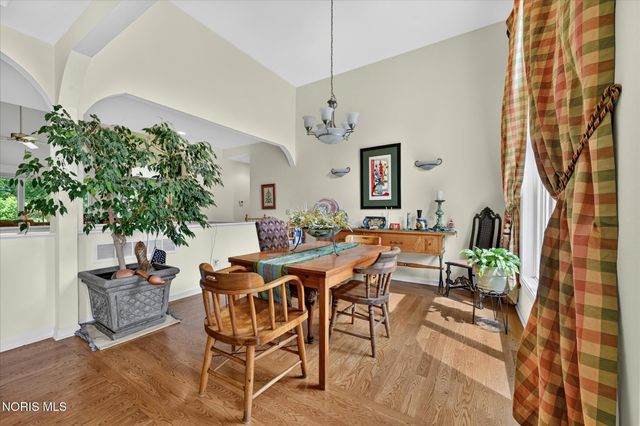 640 Weatherstone Road, Holland, OH 43528