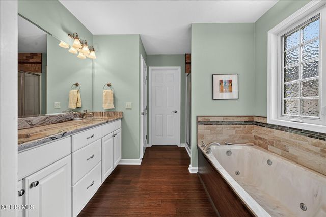 640 Weatherstone Road, Holland, OH 43528