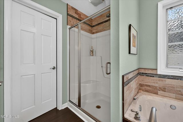 640 Weatherstone Road, Holland, OH 43528