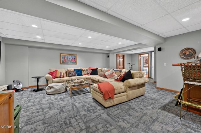 640 Weatherstone Road, Holland, OH 43528