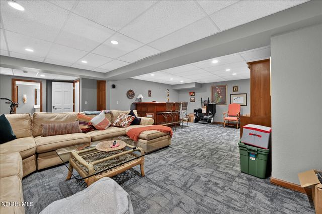 640 Weatherstone Road, Holland, OH 43528