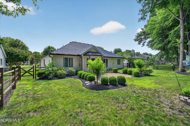 640 Weatherstone Road, Holland, OH 43528