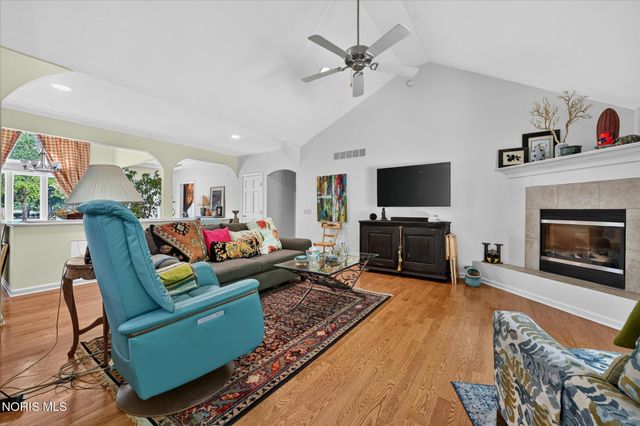 640 Weatherstone Road, Holland, OH 43528