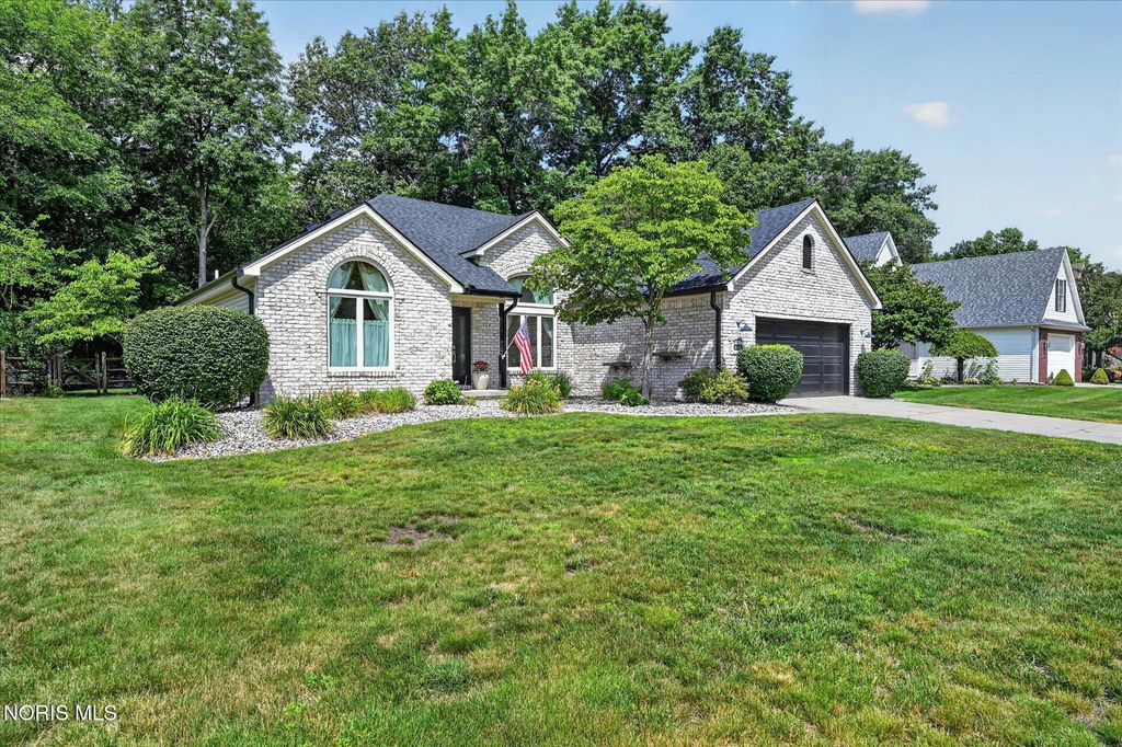640 Weatherstone Road, Holland, OH 43528