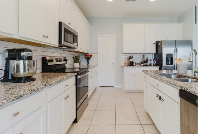 3047 ADAMS CROSS DRIVE, Zephyrhills, FL 33540