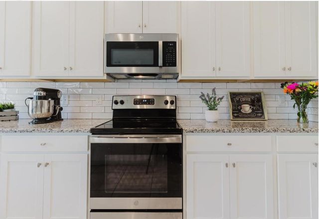 3047 ADAMS CROSS DRIVE, Zephyrhills, FL 33540