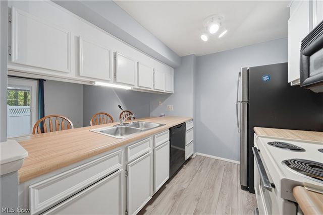 3949 Lake Run Boulevard, Stow, OH 44224