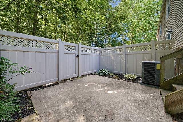 3949 Lake Run Boulevard, Stow, OH 44224