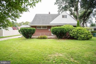 702 CEDAR ST, Riverton, NJ 08077