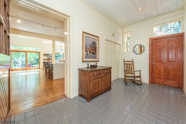 35 Colles Ave, Morristown Town, NJ 07960