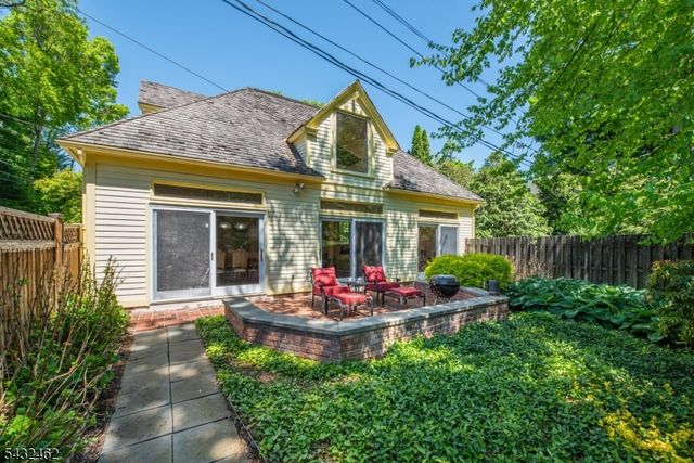 35 Colles Ave, Morristown Town, NJ 07960