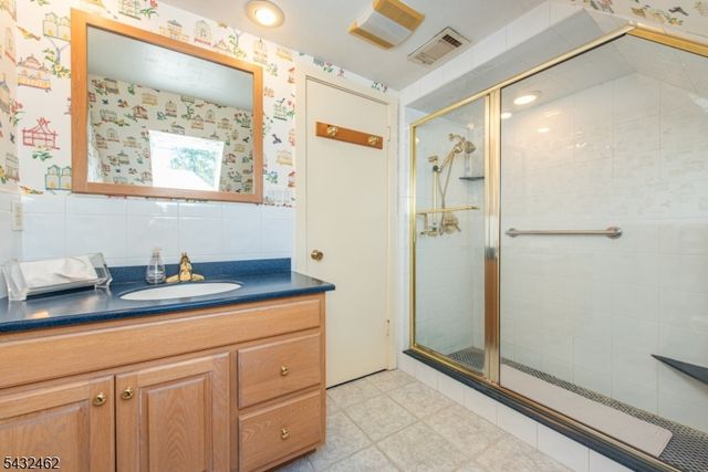 35 Colles Ave, Morristown Town, NJ 07960