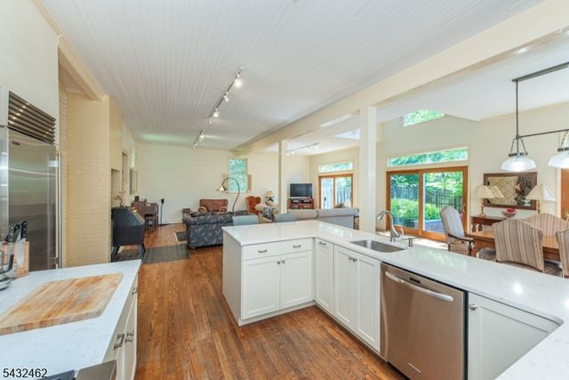 35 Colles Ave, Morristown Town, NJ 07960