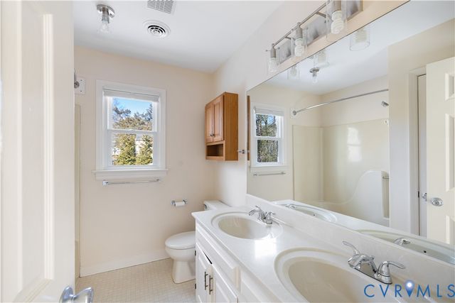 7406 Winding Creek Ln, Chesterfield, VA 23832