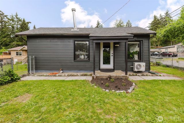 54 Sunnyhill Road W, Bremerton, WA 98312