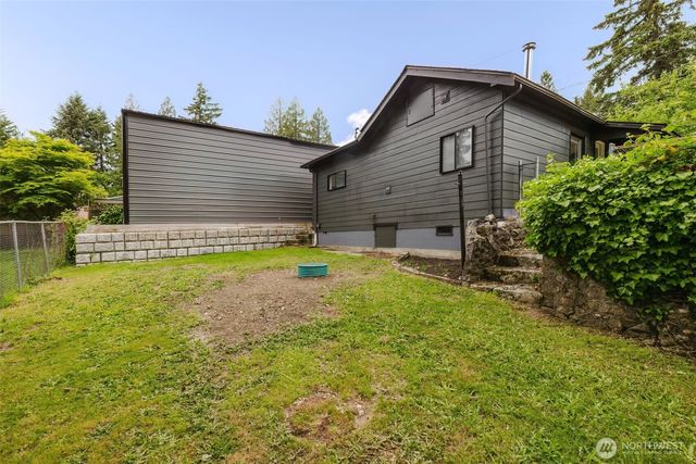 54 Sunnyhill Road W, Bremerton, WA 98312
