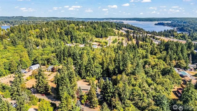 54 Sunnyhill Road W, Bremerton, WA 98312