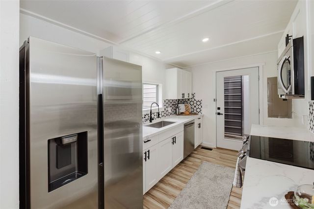 54 Sunnyhill Road W, Bremerton, WA 98312