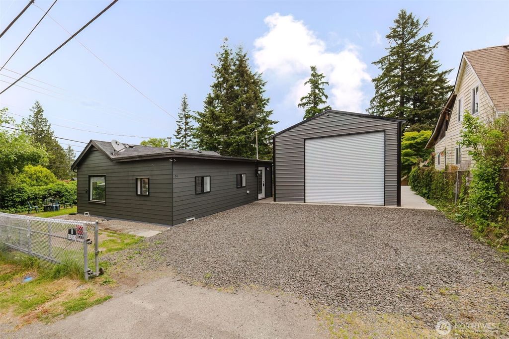 54 Sunnyhill Road W, Bremerton, WA 98312
