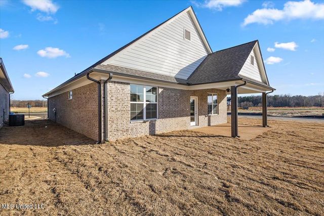 833 W Quitman Court, Nesbit, MS 38651