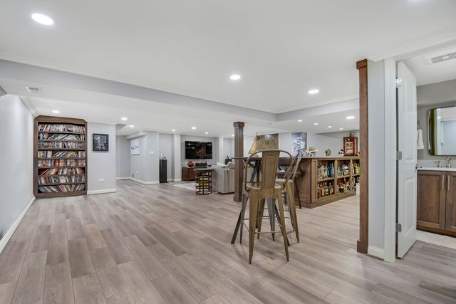 7826 W Golf Drive 7826, Palos Heights, IL 60463