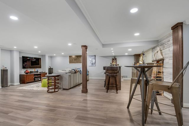 7826 W Golf Drive 7826, Palos Heights, IL 60463