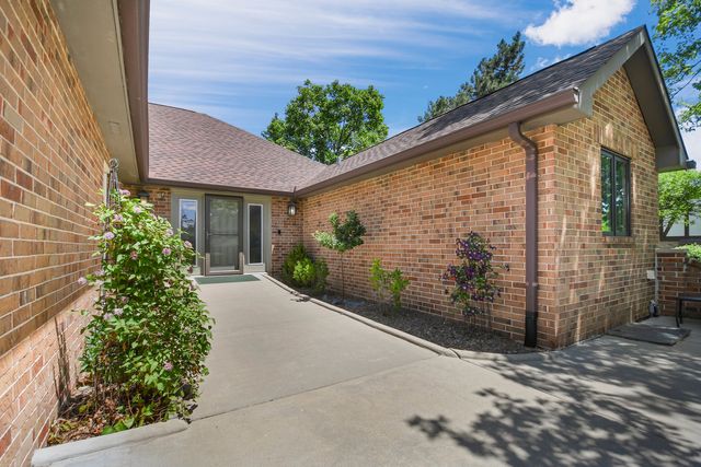 7826 W Golf Drive 7826, Palos Heights, IL 60463