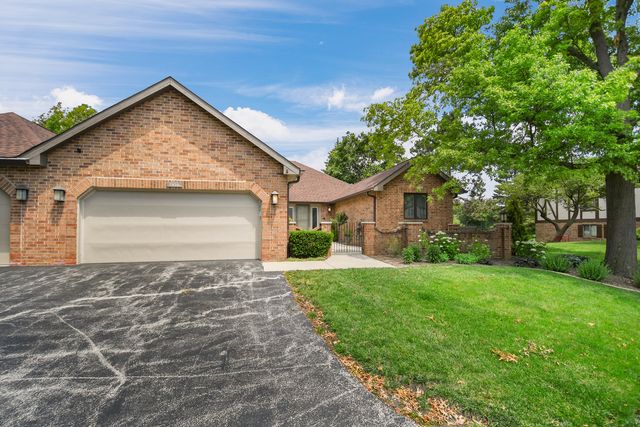 7826 W Golf Drive 7826, Palos Heights, IL 60463